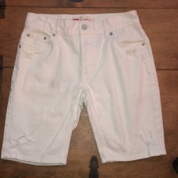 Levi's Other - Boys Levi slim distressed shorts Size 16
